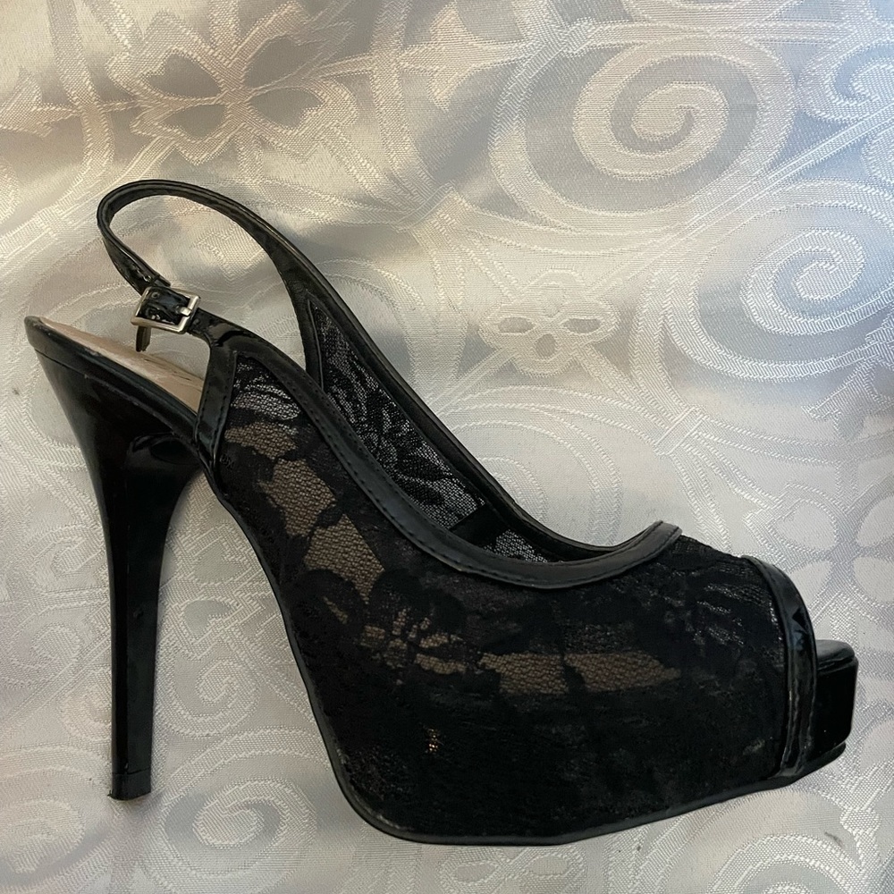Guess Black Lace Pumps